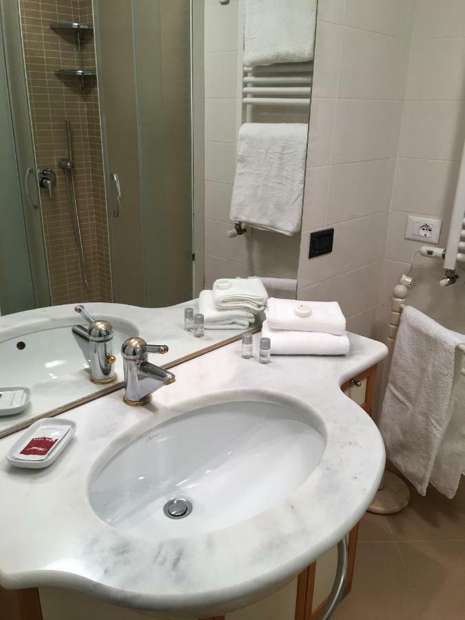 Apartment Zagara - Gardone Riviera Center Bagian luar foto