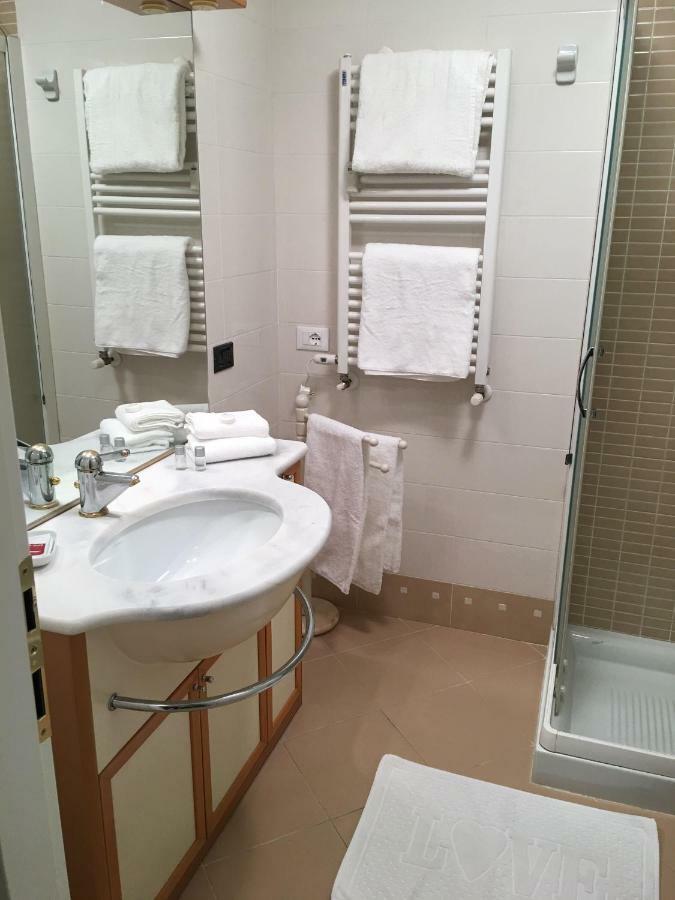 Apartment Zagara - Gardone Riviera Center Bagian luar foto